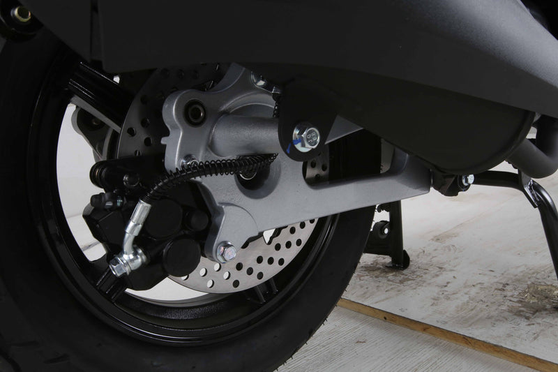 Vitacci Fighter Pro 150 Scooter | Matching Rear Trunk | Digital Speedometer | LED Lighting